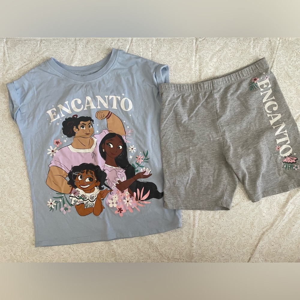 Disney Encanto Girls Pajama Set Size L 10-12 Graphic T-Shirt and Shorts Comfy